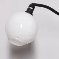 Vintage Stehlampe weißer Kugelglasschirm höhenverstellbar
