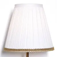 Handgemachte Taschentrompeten-Lampe mit Betonsockel
